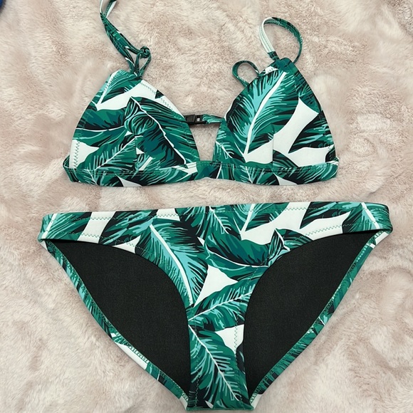 Bathing suit - Picture 3 of 4